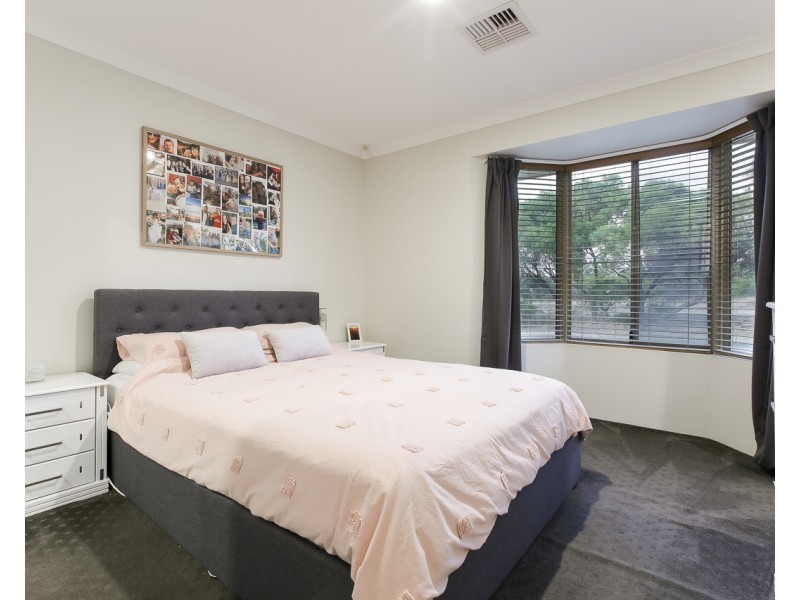 30 Midlothian Crescent, Kinross WA 6028