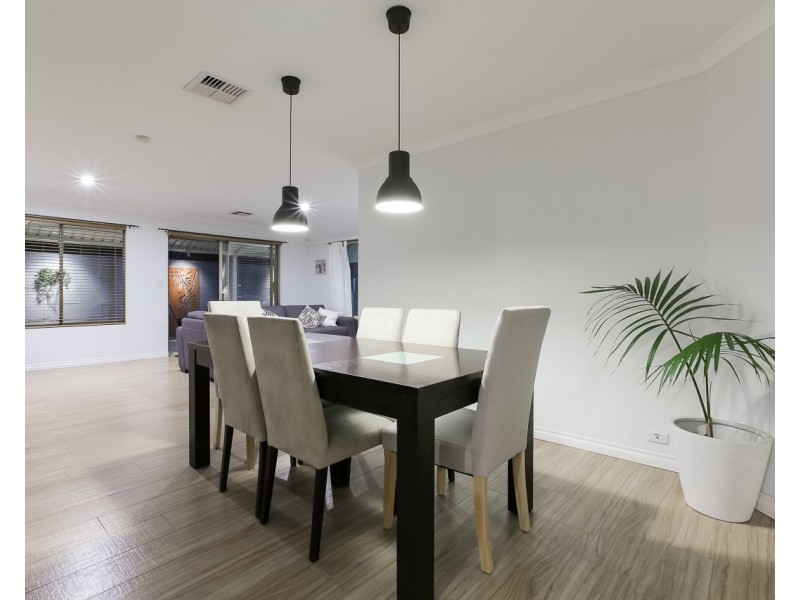 30 Midlothian Crescent, Kinross WA 6028