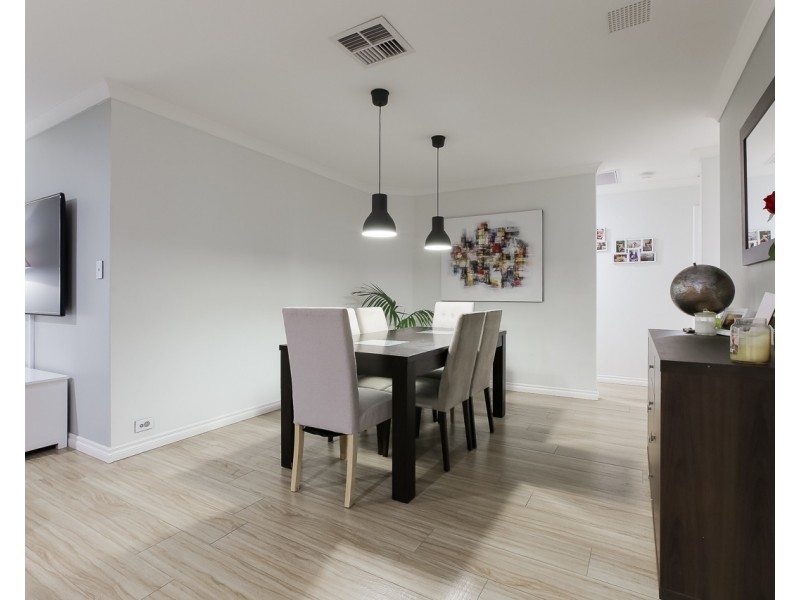 30 Midlothian Crescent, Kinross WA 6028