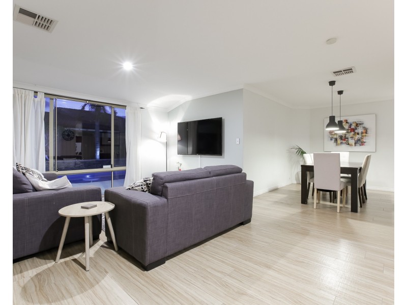 30 Midlothian Crescent, Kinross WA 6028