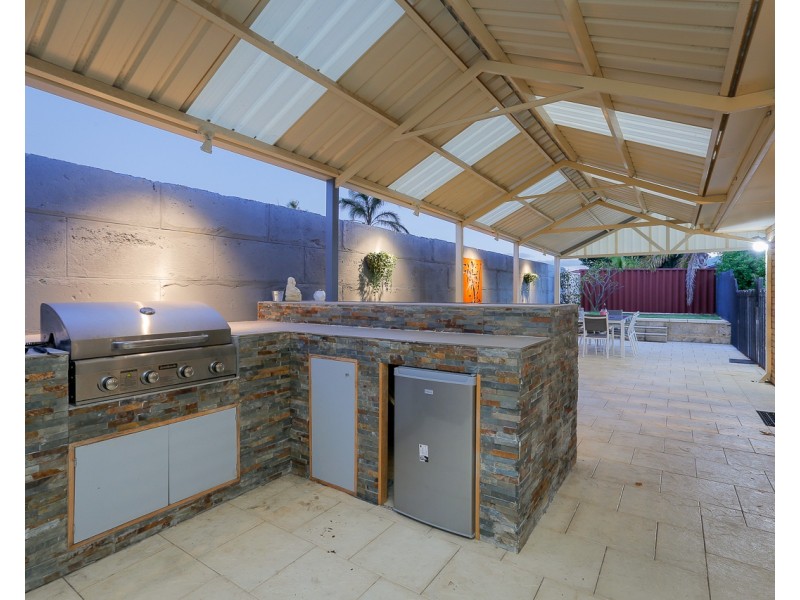 30 Midlothian Crescent, Kinross WA 6028