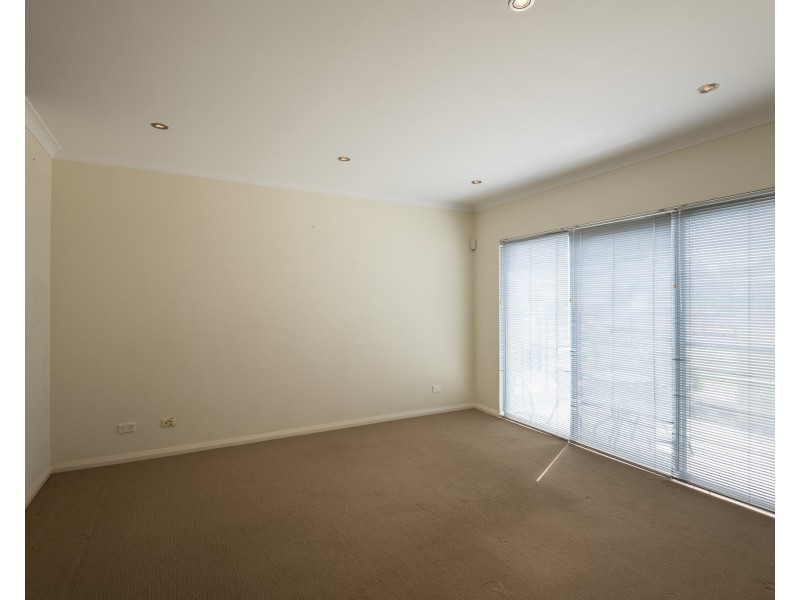 33 Ladera Drive, Clarkson WA 6030