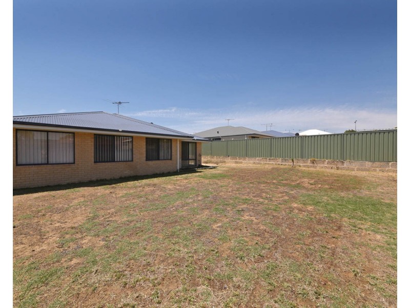 11 Grand Paradiso Parade, Merriwa WA 6030