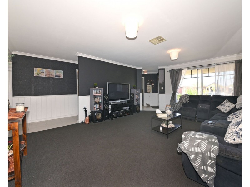 15 Beachwood Crescent, Butler WA 6036