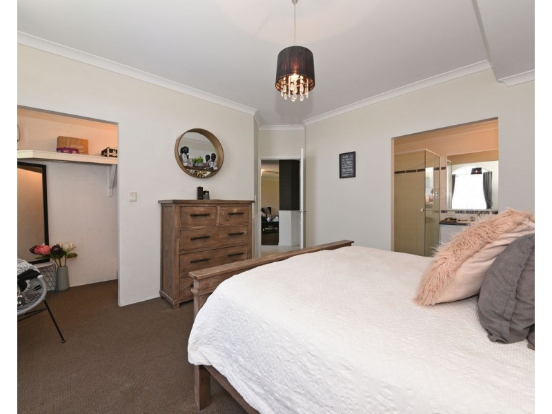 15 Beachwood Crescent, Butler WA 6036