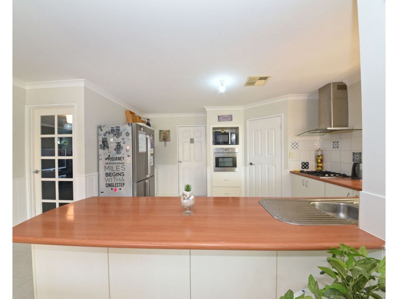 15 Beachwood Crescent, Butler WA 6036