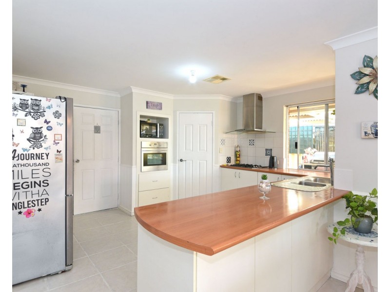 15 Beachwood Crescent, Butler WA 6036