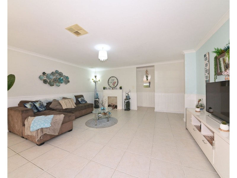 15 Beachwood Crescent, Butler WA 6036