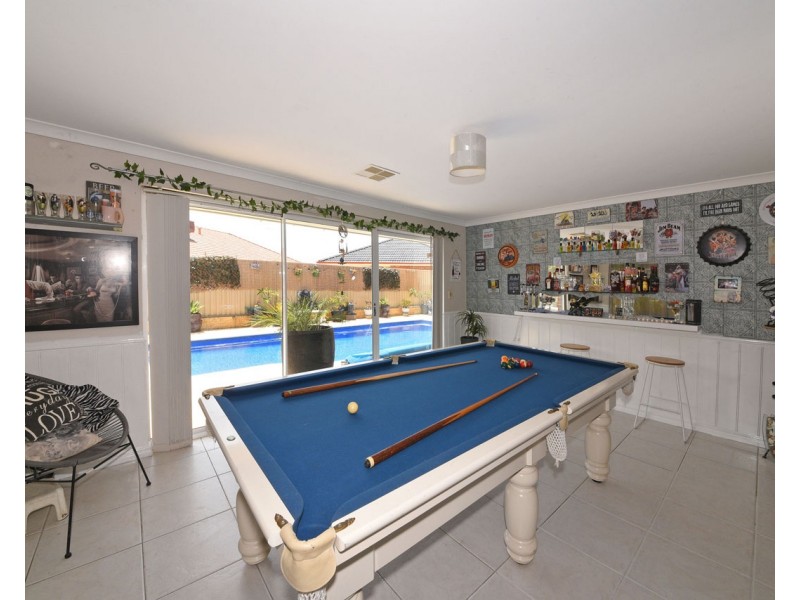 15 Beachwood Crescent, Butler WA 6036