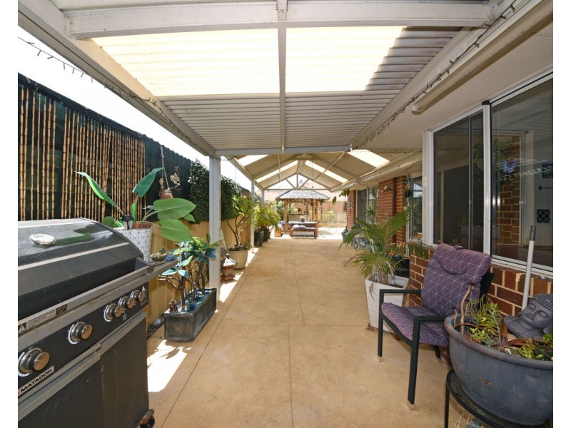 15 Beachwood Crescent, Butler WA 6036