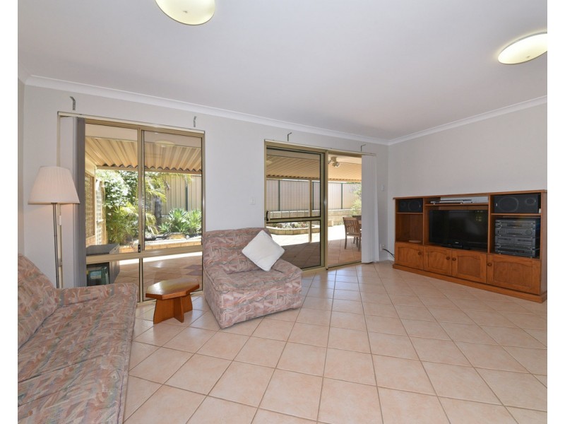 6 Voltaire Crescent, Ridgewood WA 6030