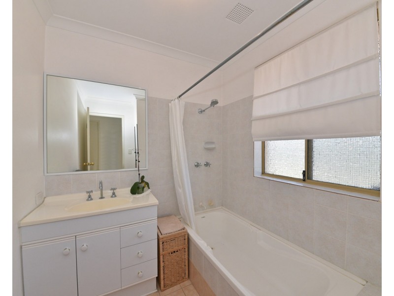 6 Voltaire Crescent, Ridgewood WA 6030