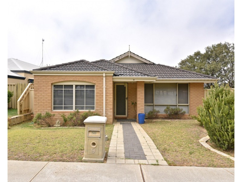 9 Eversden Crescent, Butler WA 6036