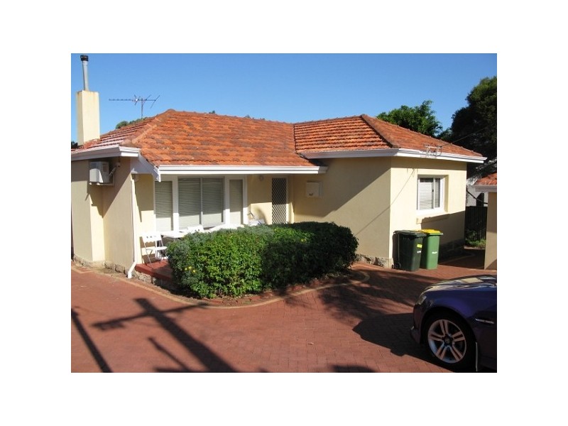 21 Coleman Crescent, Melville WA 6156