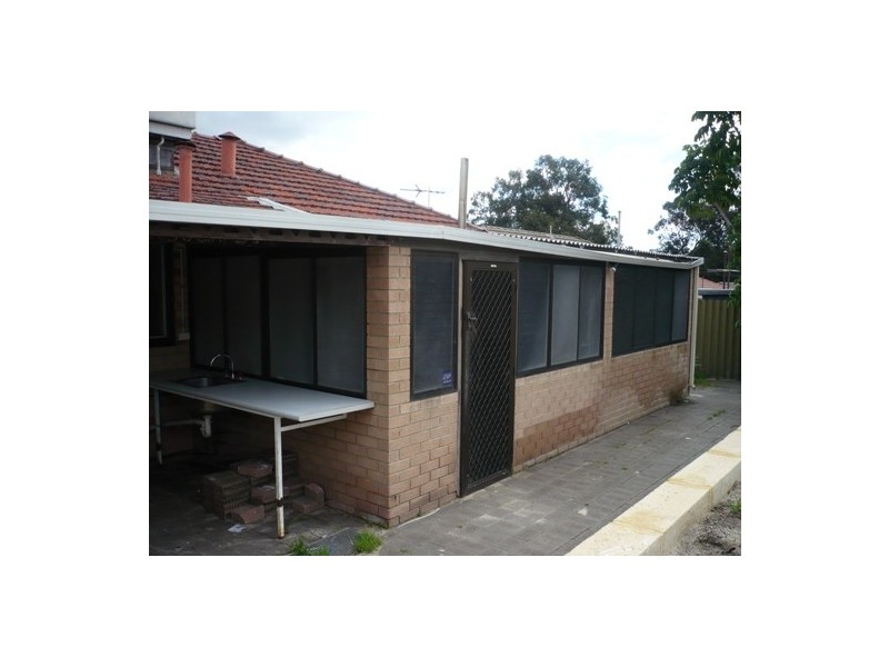 42 Maurice Street, Embleton WA 6062