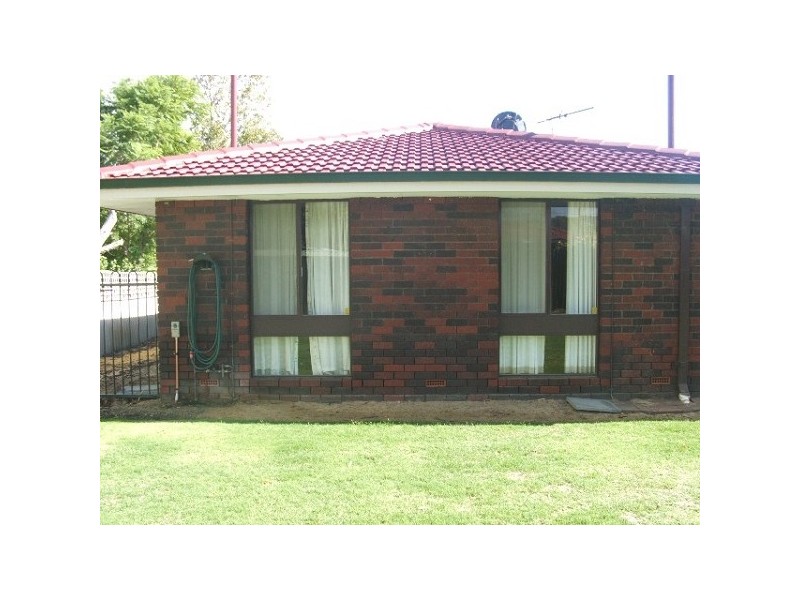 17 Mahonia Way, Forrestfield WA 6058