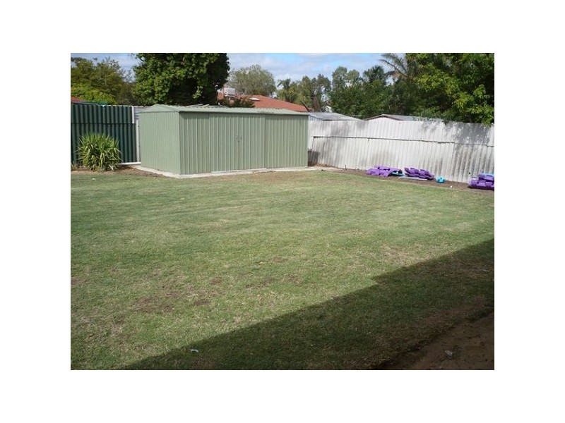 17 Mahonia Way, Forrestfield WA 6058