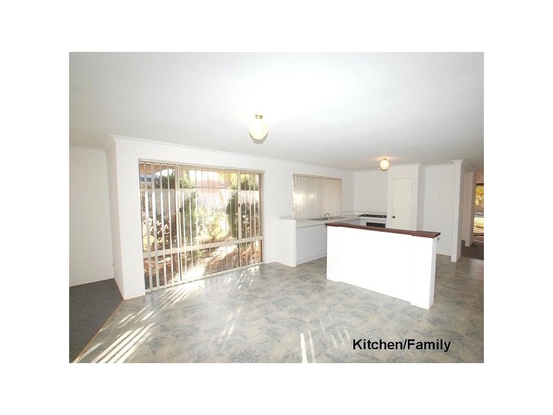 2 Godney Glade, Kiara WA 6054