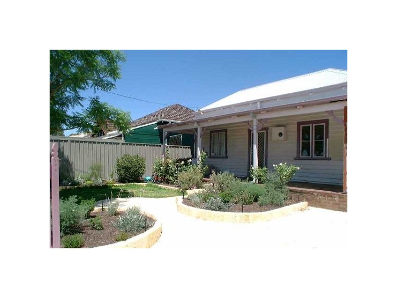 35 Kitchener Avenue, Bayswater WA 6053