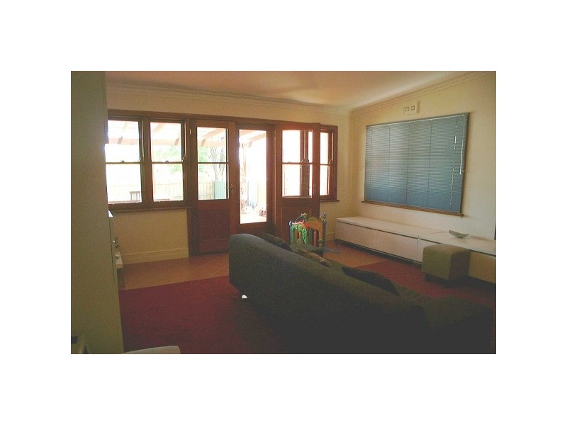 35 Kitchener Avenue, Bayswater WA 6053