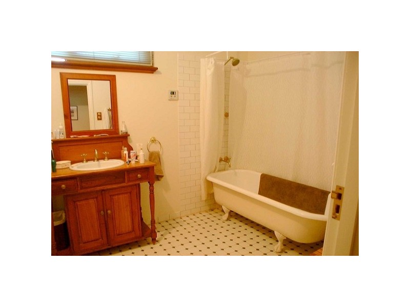 35 Kitchener Avenue, Bayswater WA 6053