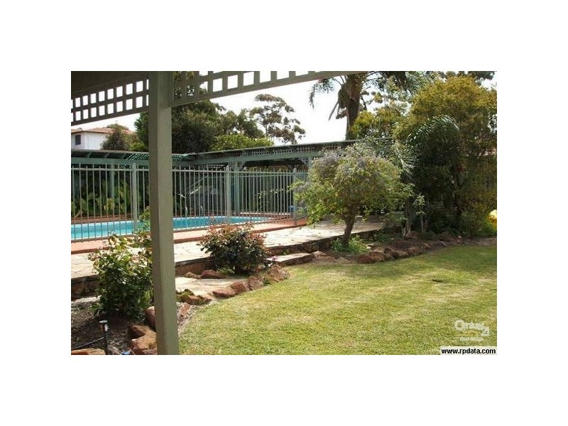 35 Howes Crescent, Dianella WA 6059