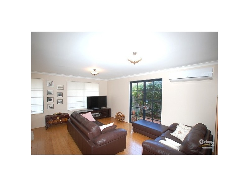 9 Lockwood Street, Yokine WA 6060