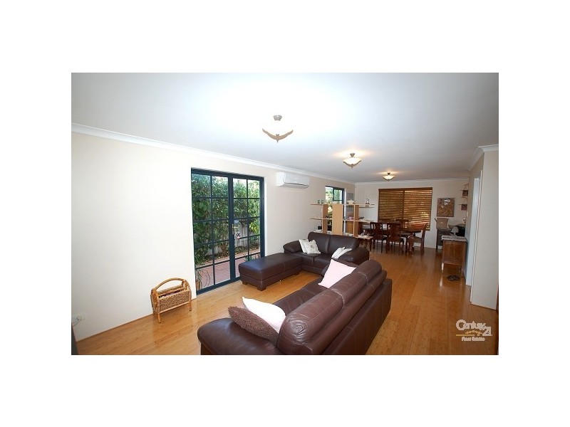 9 Lockwood Street, Yokine WA 6060