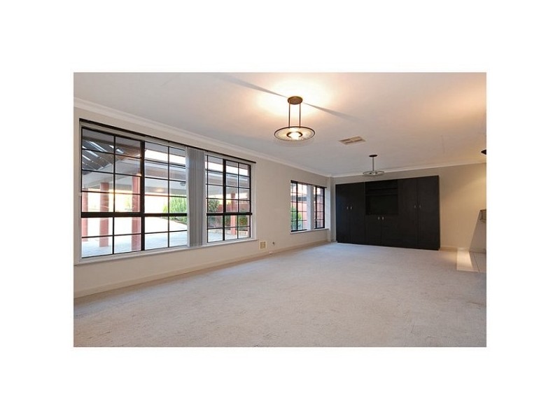 34 Elabana Crescent, Dianella WA 6059