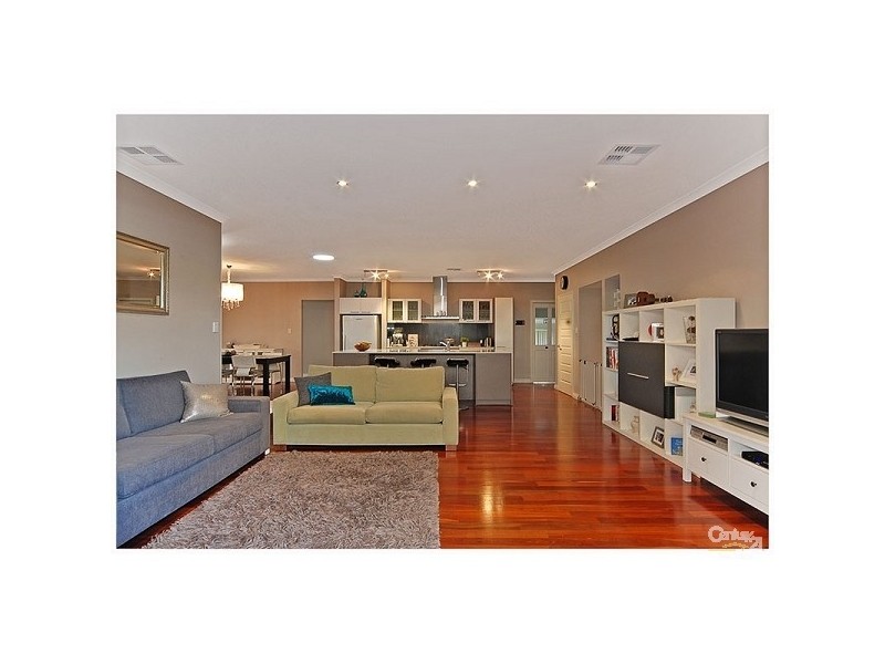 31 Rothbury Road, Embleton WA 6062