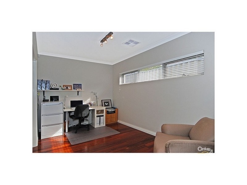 31 Rothbury Road, Embleton WA 6062