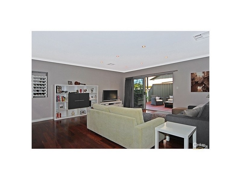 31 Rothbury Road, Embleton WA 6062