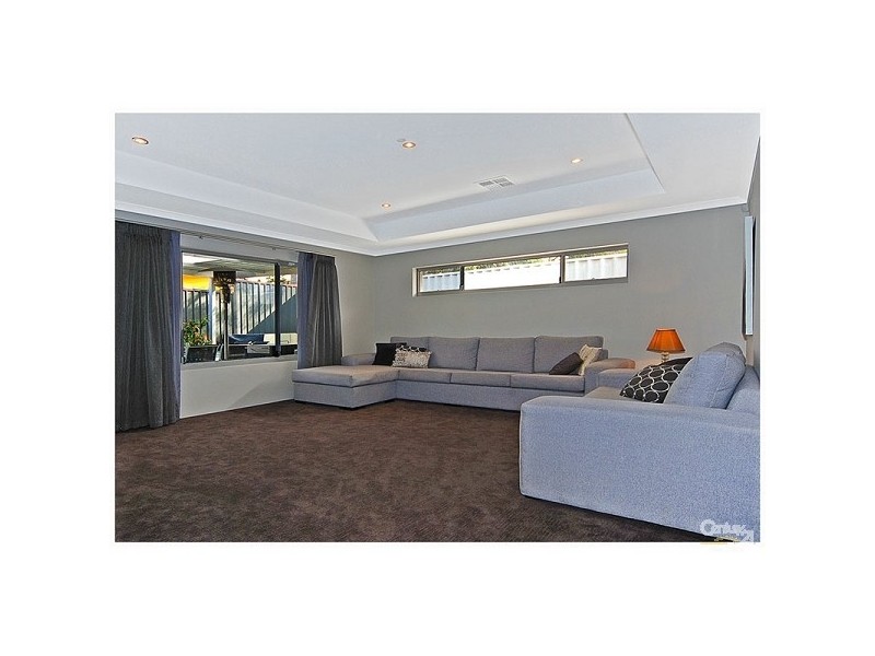 31 Rothbury Road, Embleton WA 6062