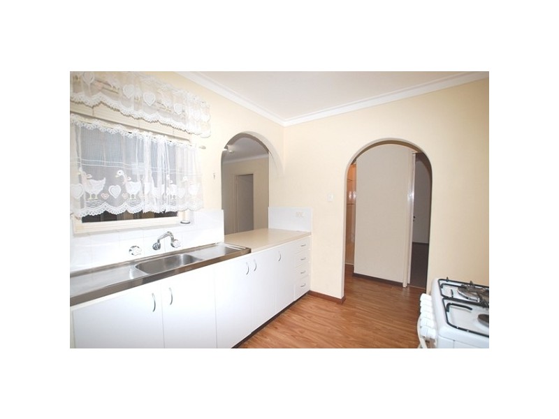 2 Babington Crescent, Bayswater WA 6053