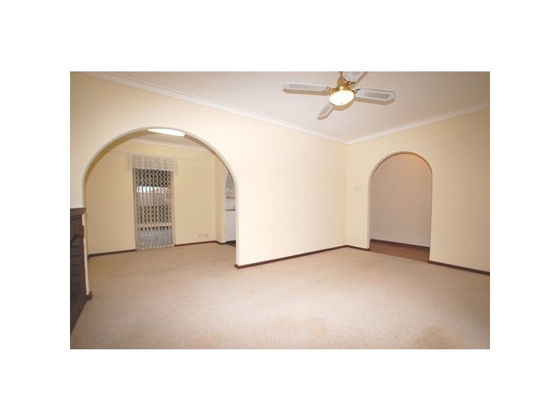 2 Babington Crescent, Bayswater WA 6053