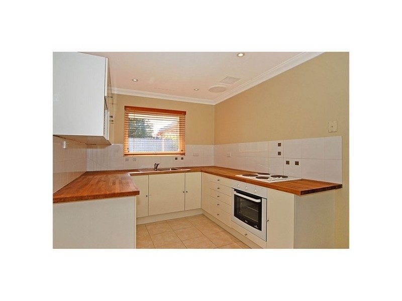 8B Clevedon Street, Kallaroo WA 6025