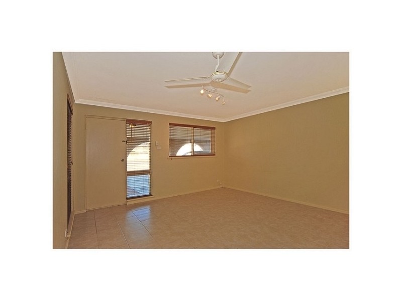 8B Clevedon Street, Kallaroo WA 6025