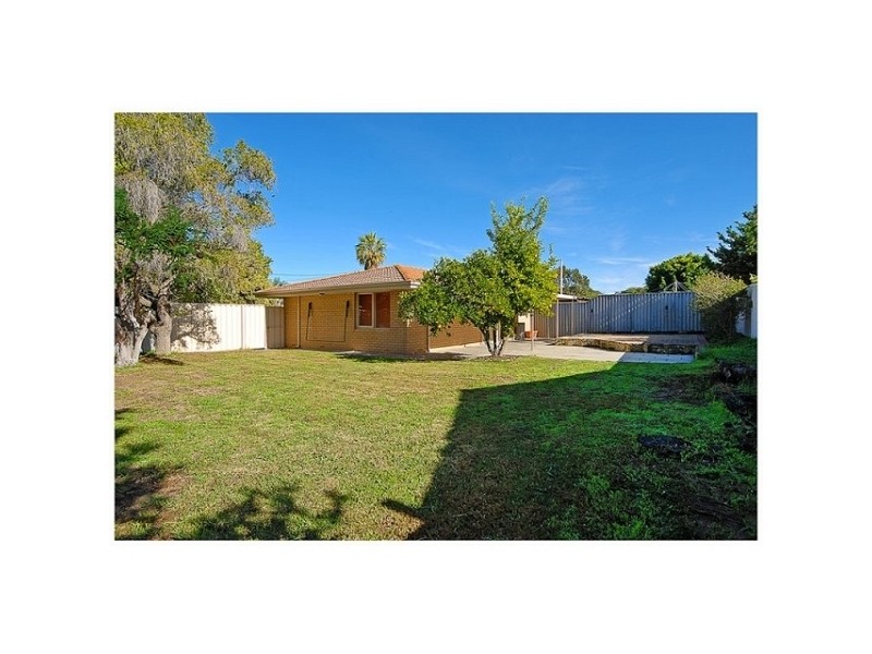 8B Clevedon Street, Kallaroo WA 6025