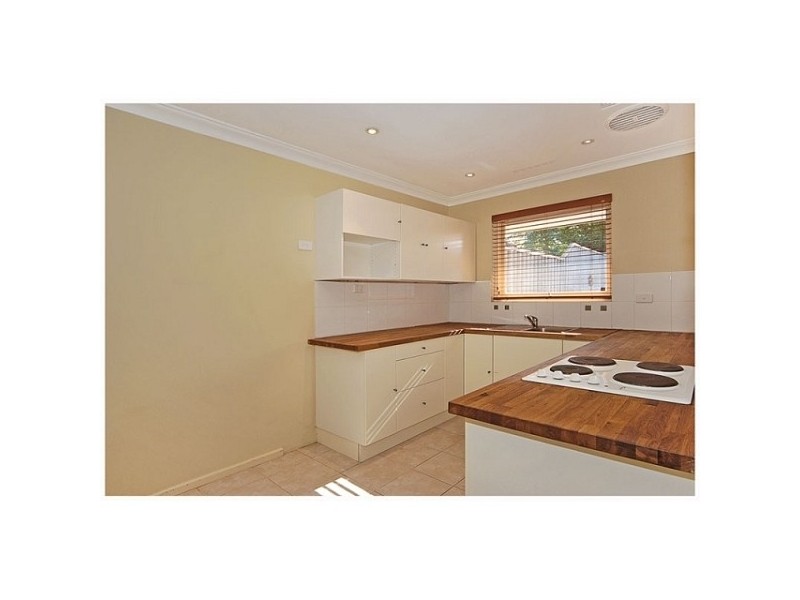 8B Clevedon Street, Kallaroo WA 6025