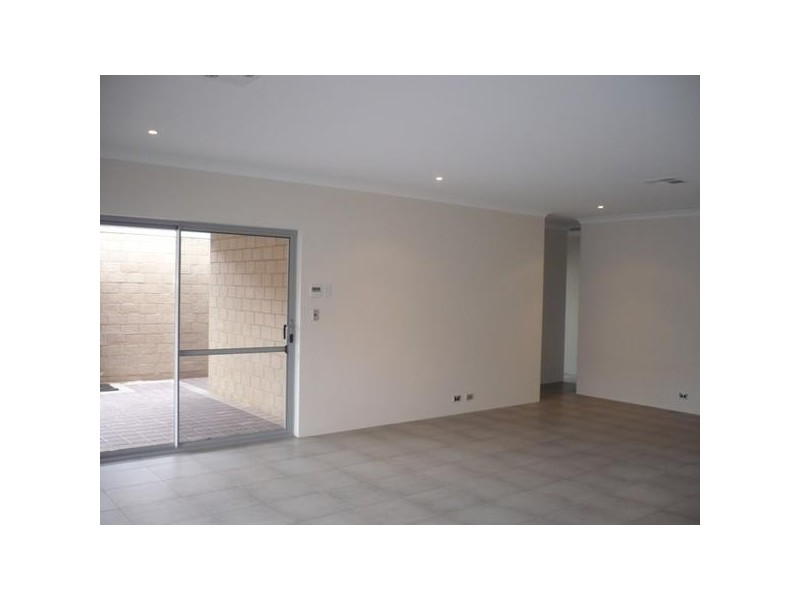 2/96 Boulton Street, Dianella WA 6059