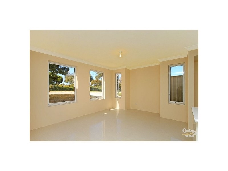 38 b Eastbourne Crescent, Nollamara WA 6061