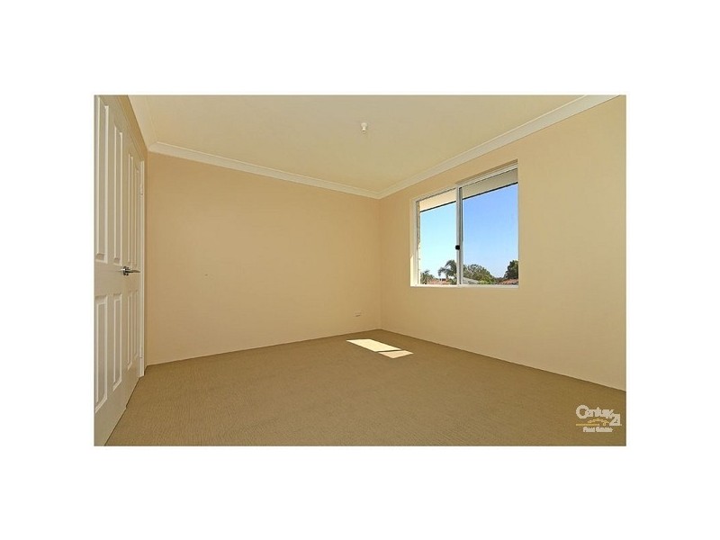 38 b Eastbourne Crescent, Nollamara WA 6061