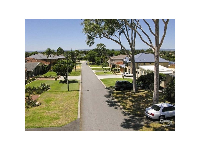 10 Elabana Crescent, Dianella WA 6059