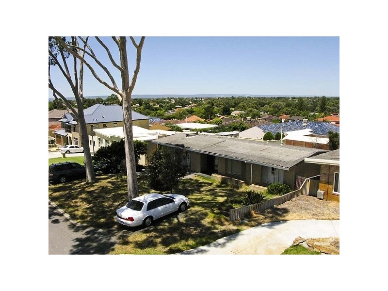 10 Elabana Crescent, Dianella WA 6059