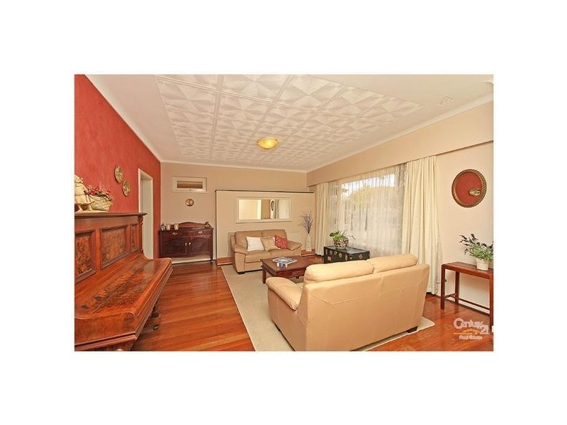 11 Delphine Avenue, Dianella WA 6059