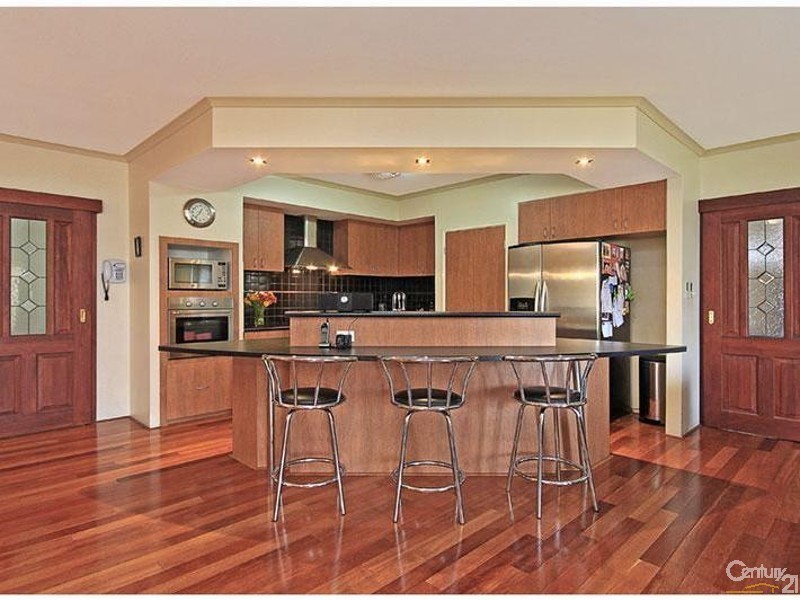 7 St Anthony Drive, Stirling WA 6021