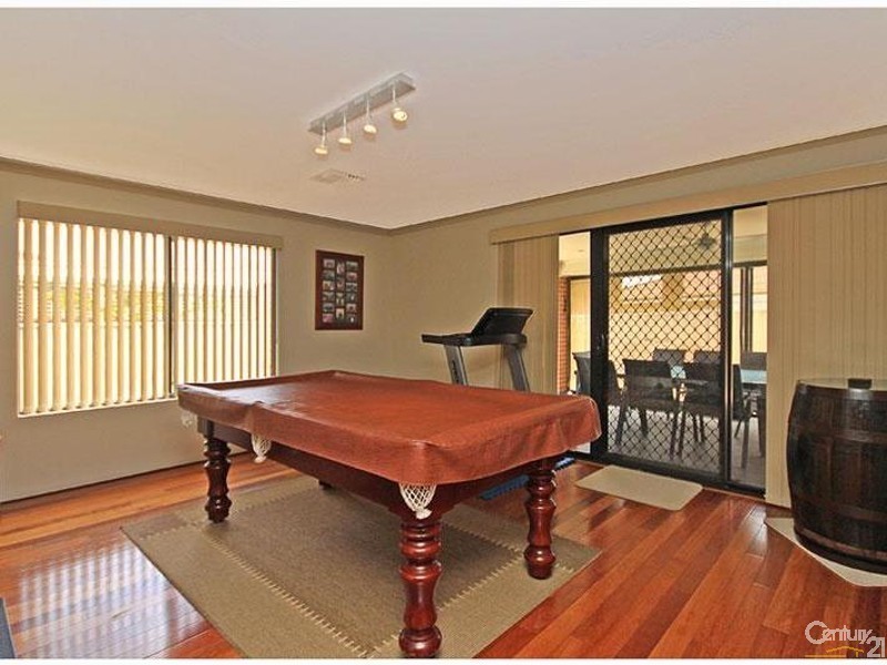 7 St Anthony Drive, Stirling WA 6021