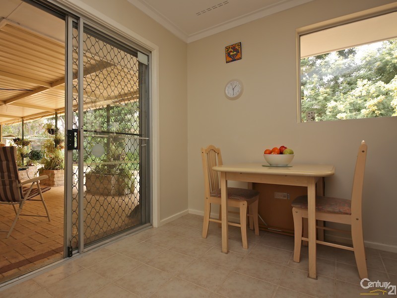 25 Trafalgar Road, Lesmurdie WA 6076