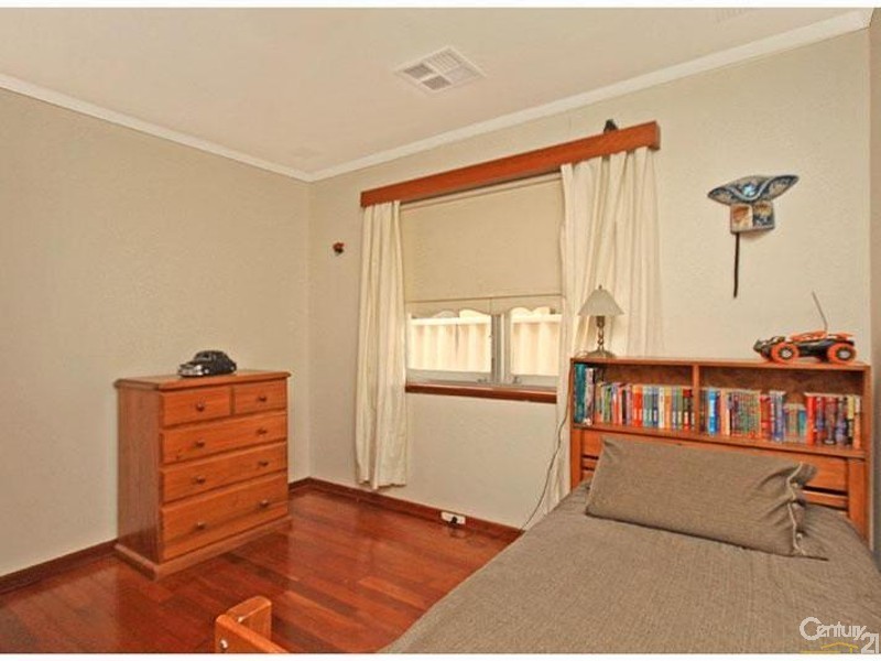 165 Howes Crescent, Dianella WA 6059