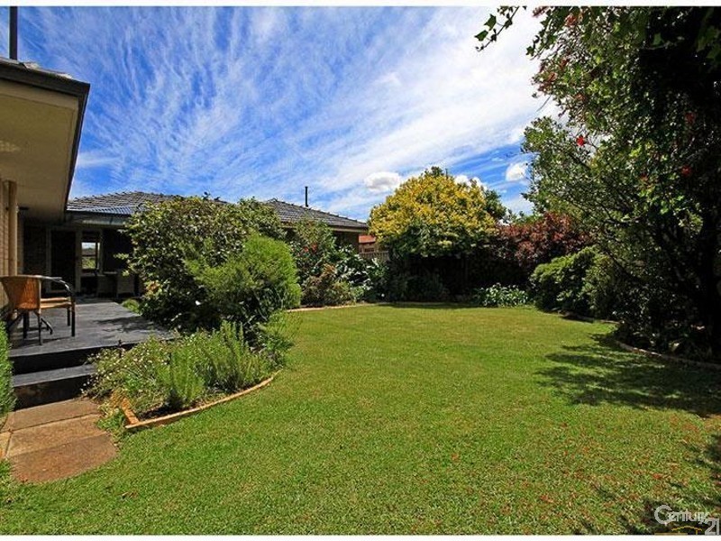 165 Howes Crescent, Dianella WA 6059